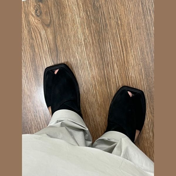 🖤 Simple Black Suede Peshawari Chappal