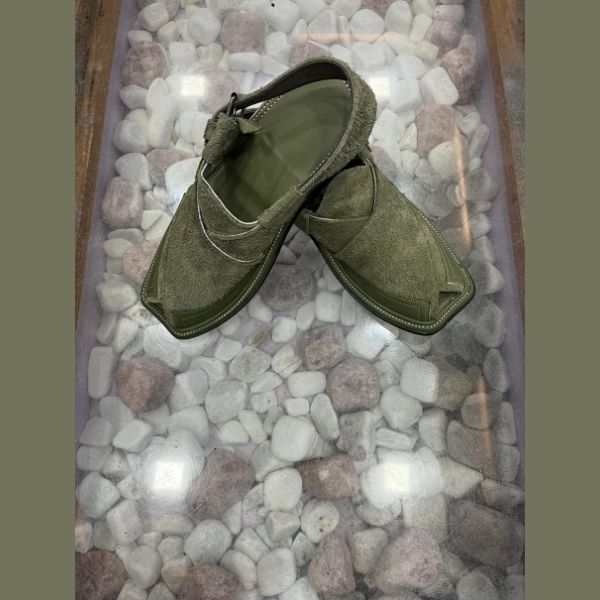 💚 Side Stripe Grassy Green Suede Peshawari Chappal