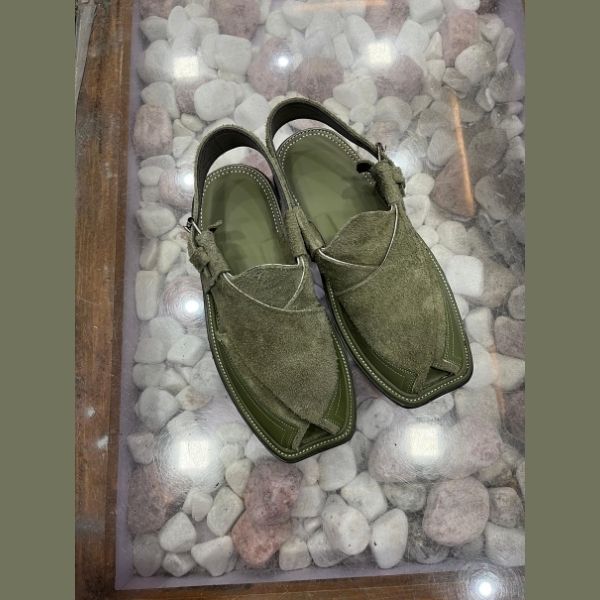 💚 Side Stripe Grassy Green Suede Peshawari Chappal